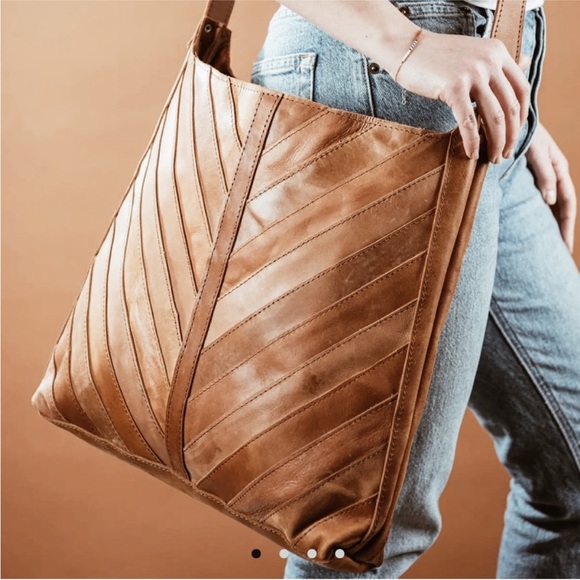 Raven + Lily Handbags - Raven + Lily Leather Crossbody